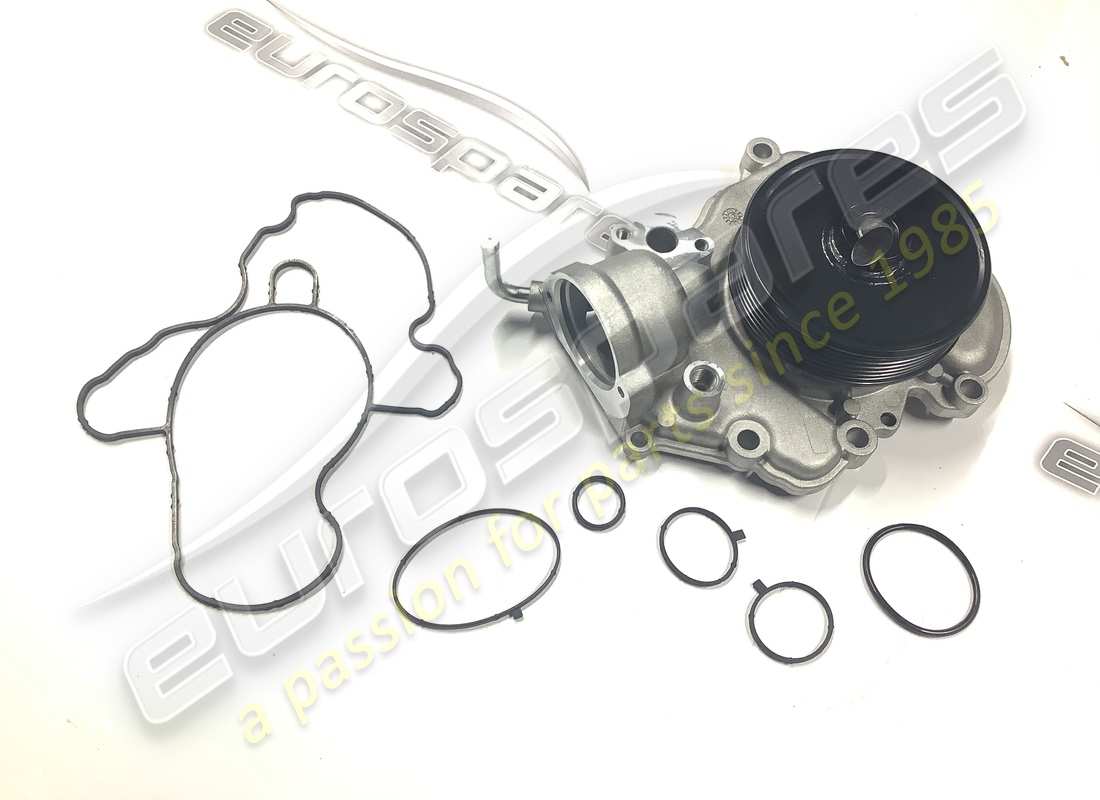 nouvelle pompe à eau eurospares. numéro de pièce 46328182 (1)