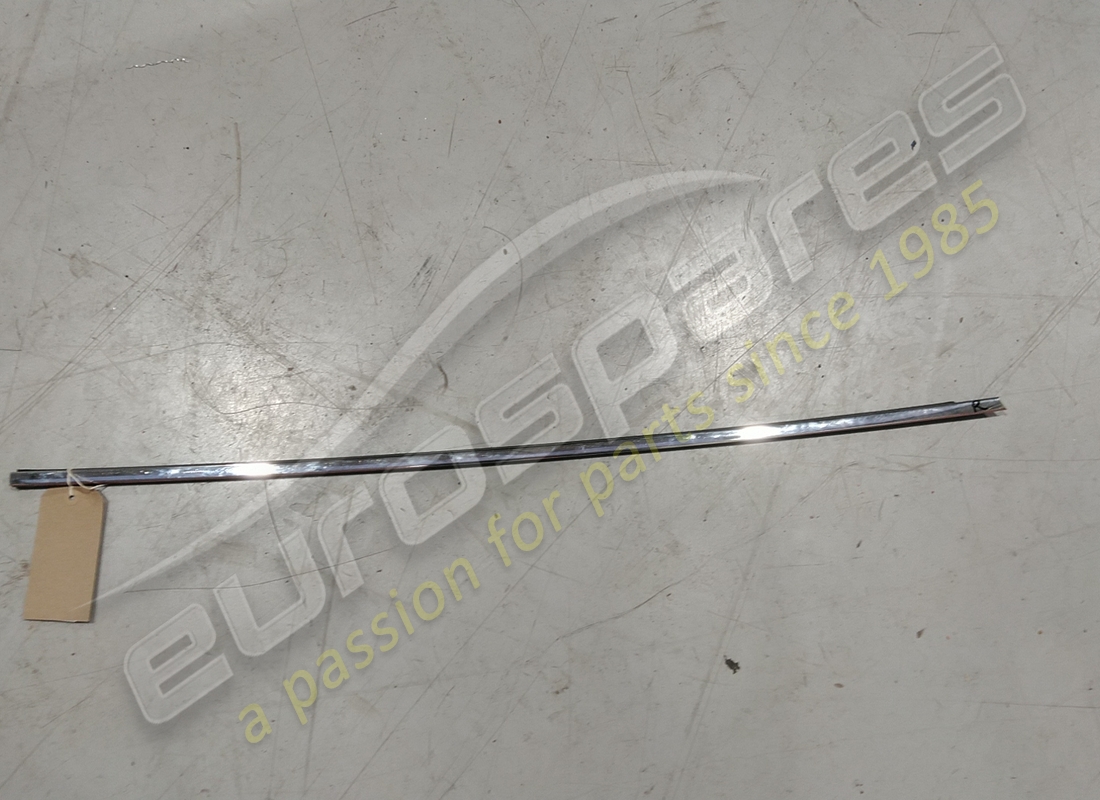 UTILISÉ Aston Martin COUPE-FROID, TAILLE, EXTÉRIEUR, DROIT. NUMÉRO DE PIÈCE 6G3320562BF (1)