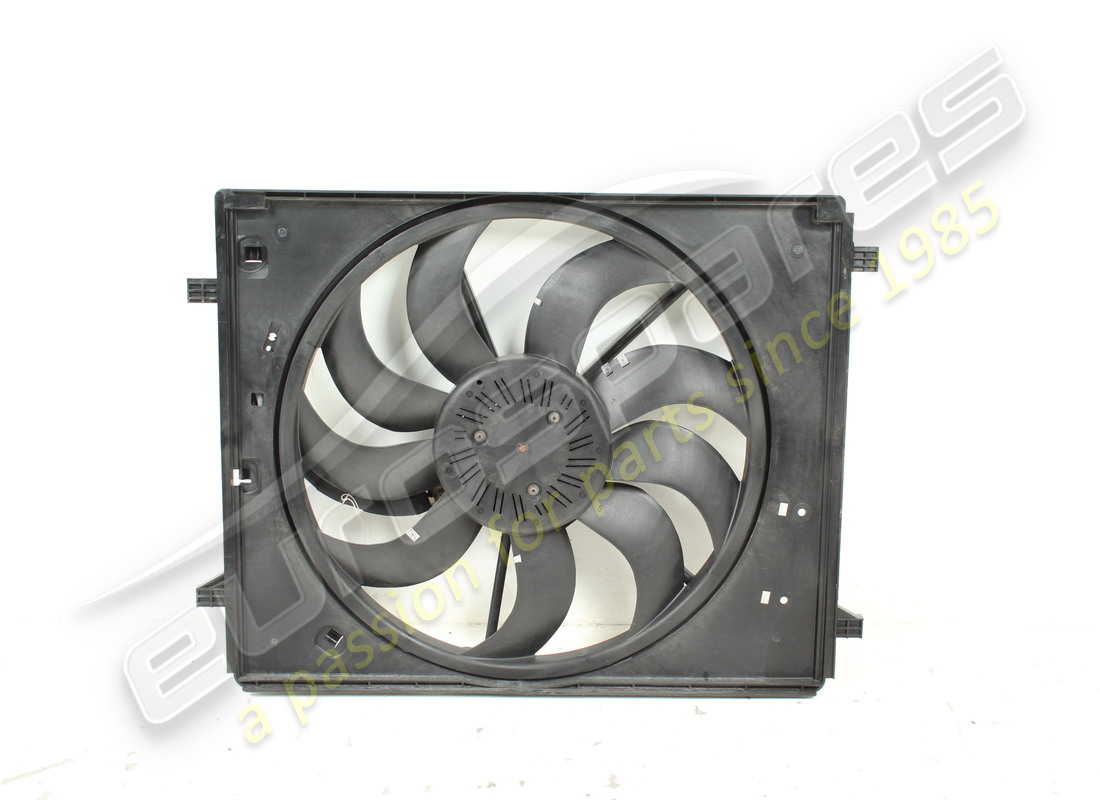 utilisé maserati électroventilateur. numéro de pièce 670033757 (2)