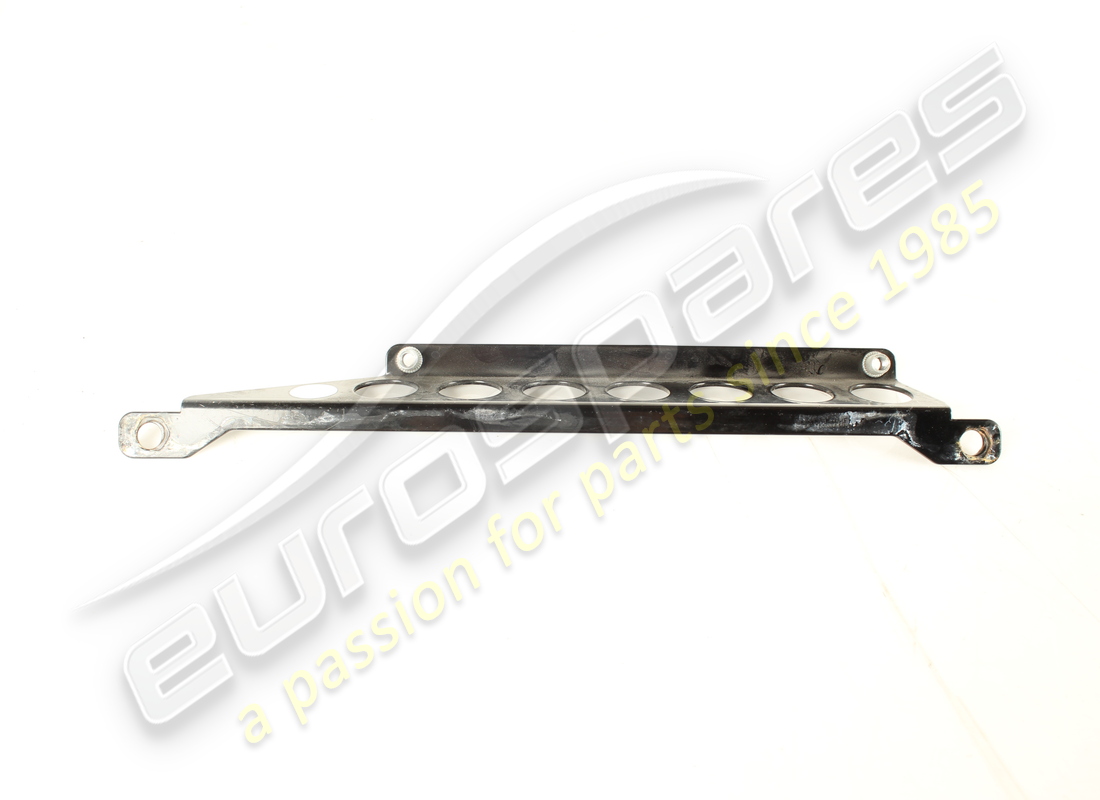 utilisé le support lamborghini. numéro de pièce 470260427a (2)