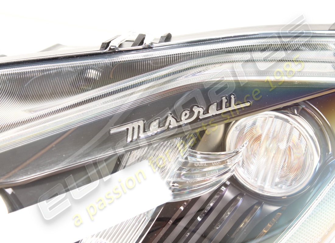 nouveau phare avant gauche maserati. numéro de pièce 350572 (2)