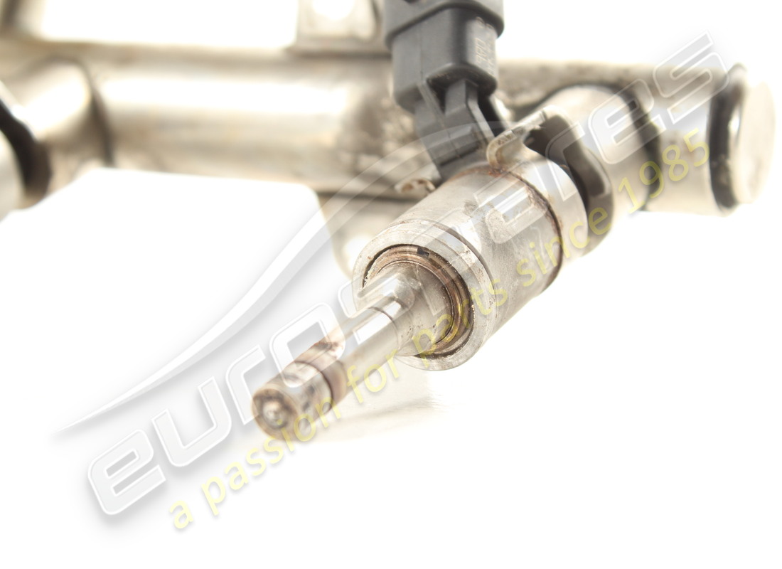 tuyau de carburant ferrari utilisé complet avec injecteur. numéro de pièce 250777 (2)