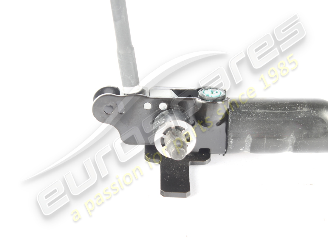 prétensionneur gauche d'occasion maserati. numéro de pièce 675002169 (2)