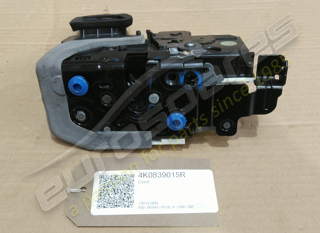 UTILISÉ Lamborghini SERRURE DE PORTE. NUMÉRO DE PIÈCE 4K0839015R (1)