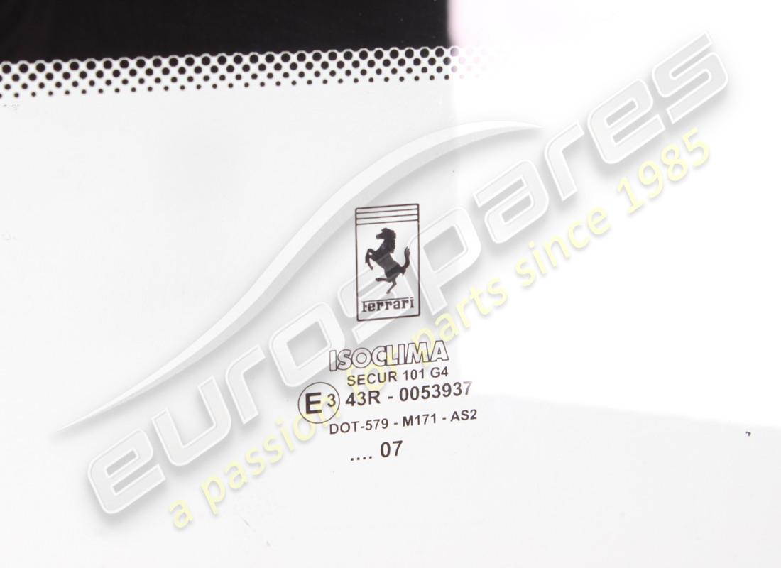 vitre ferrari utilisée pour le capot arrière. numéro de pièce 68074900 (2)