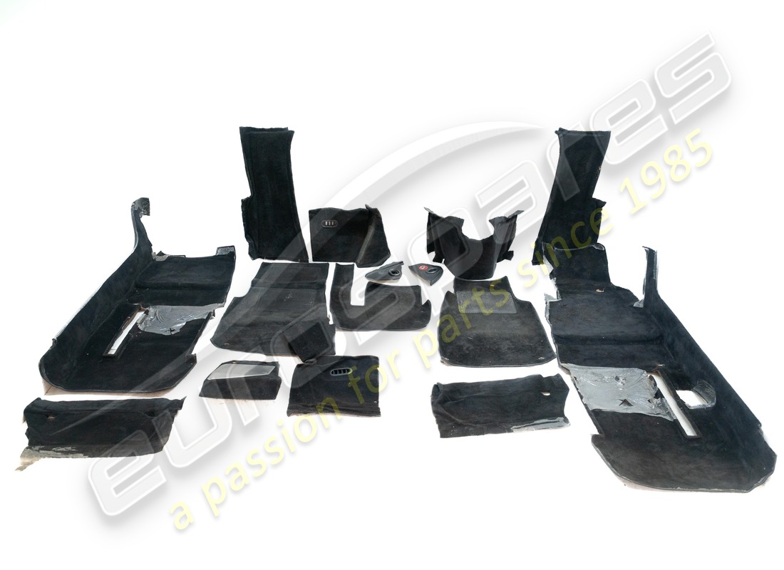 ENSEMBLE DE TAPIS COMPLET RHD NOIR D'OCCASION Ferrari. NUMÉRO DE PIÈCE 65663290 (1)