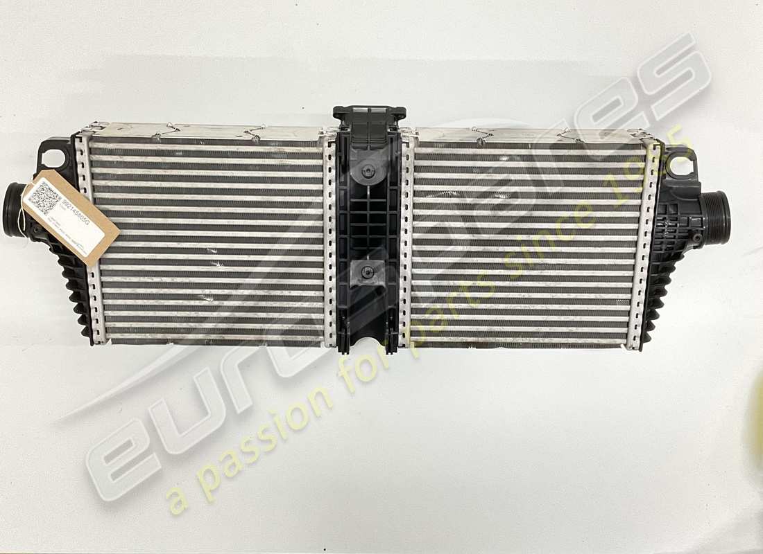 refroidisseur d'air de suralimentation de porsche utilisé. numéro de pièce 992145805g (2)
