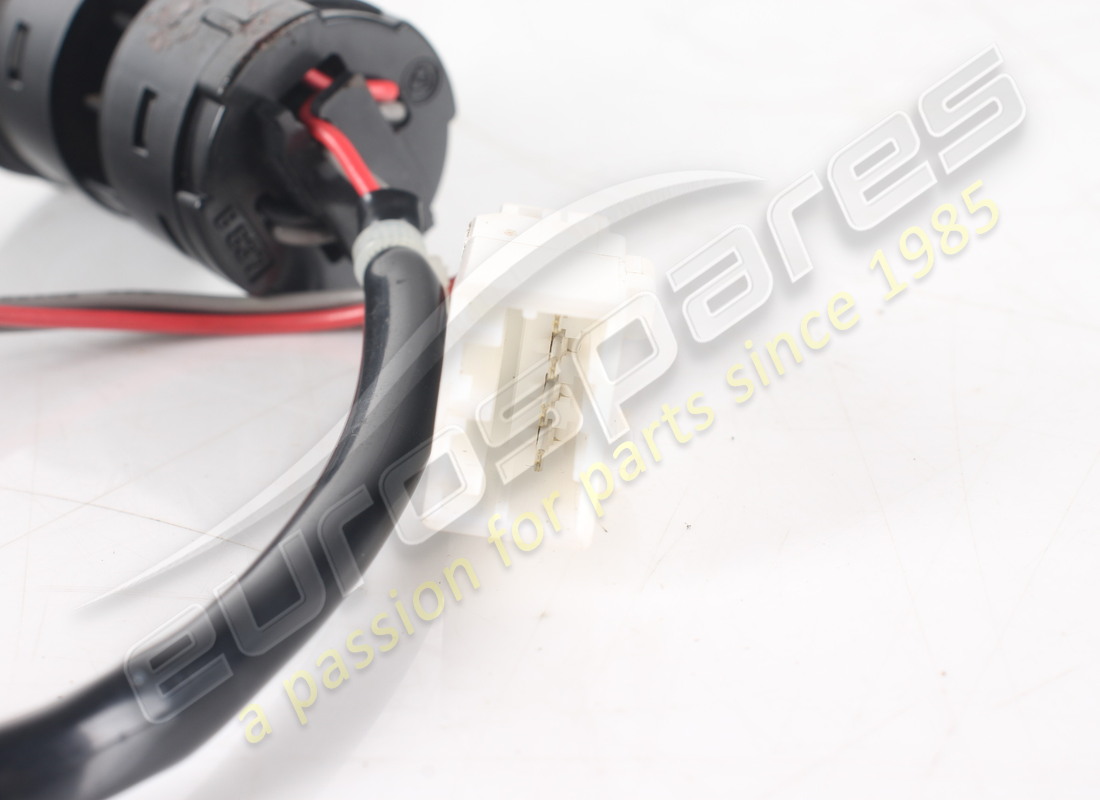 USED MASERATI PASSENGER COMP. TEMP. SENSOR. PART NUMBER 385500199 (4) used maserati passenger comp. temp. sensor. part number 385500199 (4)