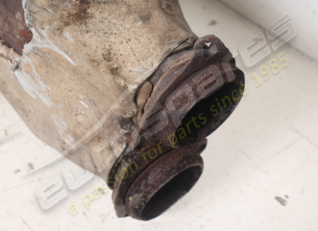DAMAGED EUROSPARES FRONT MANIFOLD & CENTTRAL CATALYST CONVERTER. PART NUMBER EAP1726397 (6) damaged eurospares front manifold & centtral catalyst converter. part number eap1726397 (6)