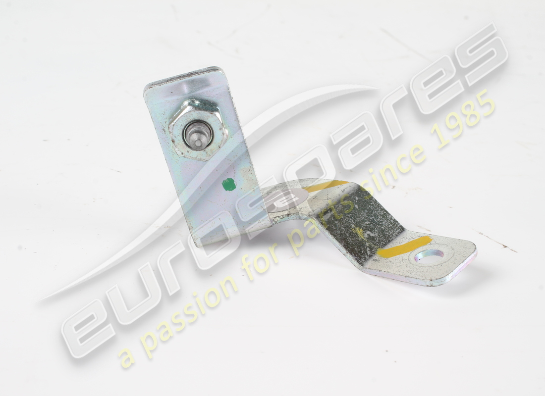 utilisé maserati support droit. numéro de pièce 670005887 (2)