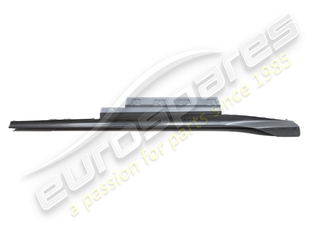 nouveau couvercle de seuil exterieur gauche complet ferrari. numéro de pièce 985872208 (1)