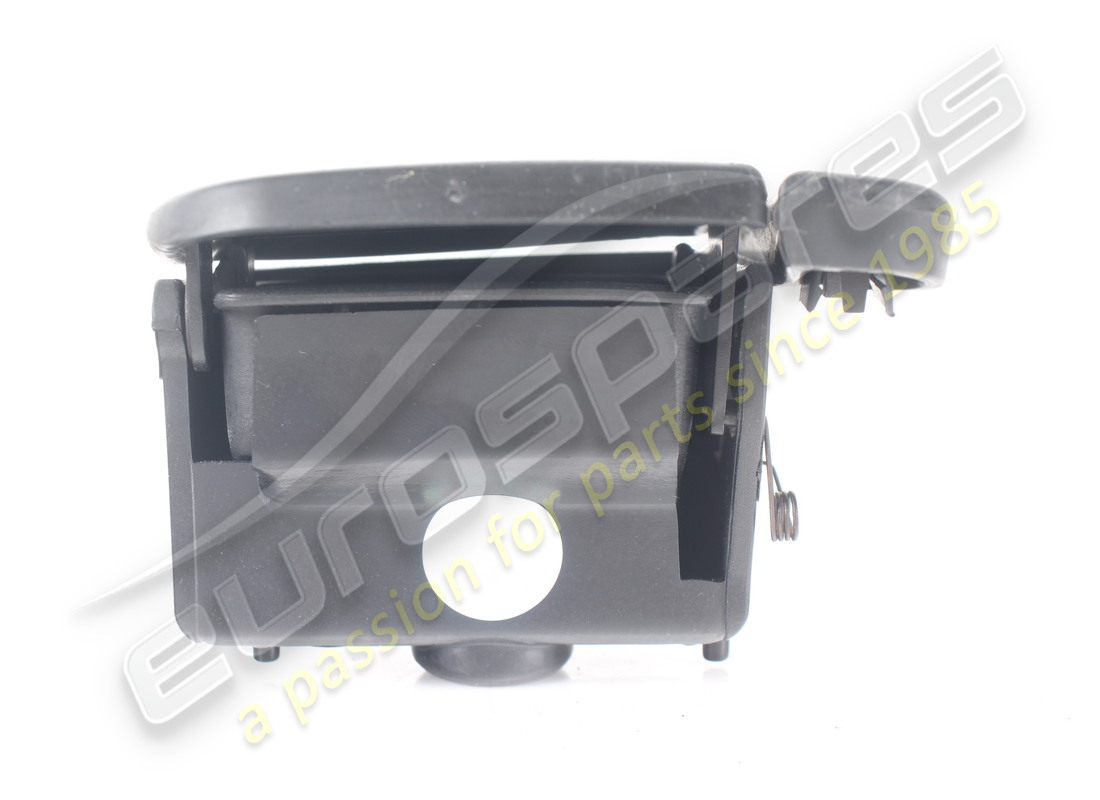 UTILISÉ MASERATI CENDRIER AVANT. NUMÉRO DE PIÈCE 388300602 (6) utilisé maserati cendrier avant. numéro de pièce 388300602 (6)