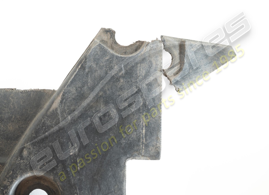 plancher arrière endommagé ferrari. numéro de pièce 65512300 (2)