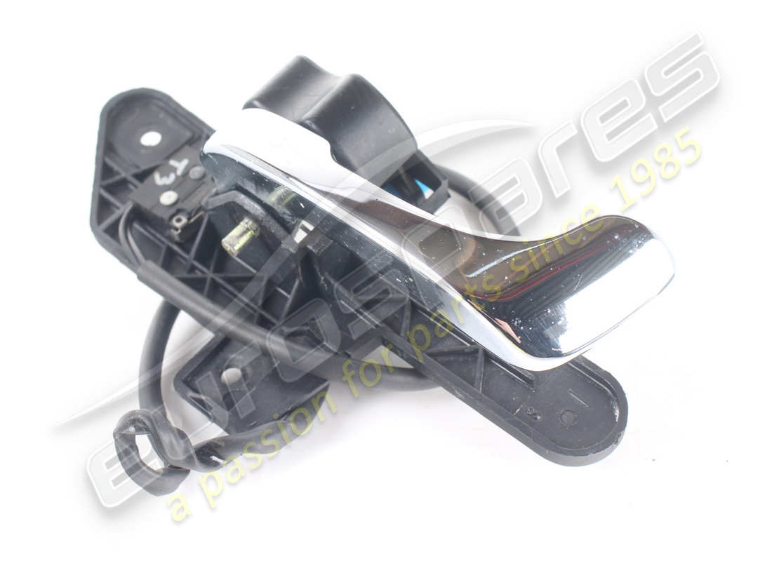 Poignée de porte intérieure gauche d'occasion avec micro-interrupteur. Numéro de pièce : EAP1726408 (1)