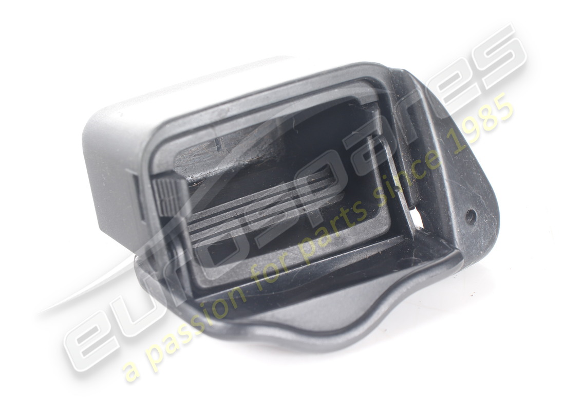 UTILISÉ MASERATI CENDRIER AVANT. NUMÉRO DE PIÈCE 388300602 (1) utilisé maserati cendrier avant. numéro de pièce 388300602 (1)