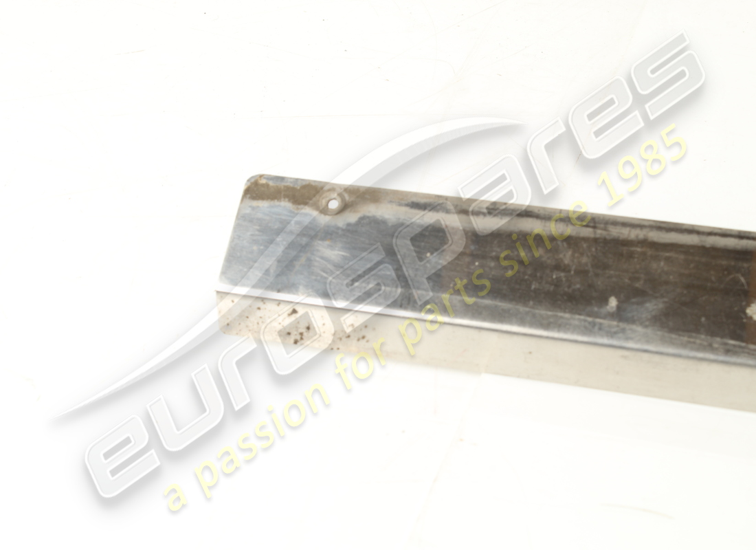 moulure ferrari utilisée. numéro de pièce 2556487208 (2)