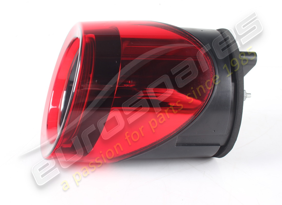 FEU ARRIÈRE EXTÉRIEUR DROIT D'OCCASION FERRARI. NUMÉRO DE PIÈCE 317207 (3) feu arrière extérieur droit d'occasion ferrari. numéro de pièce 317207 (3)