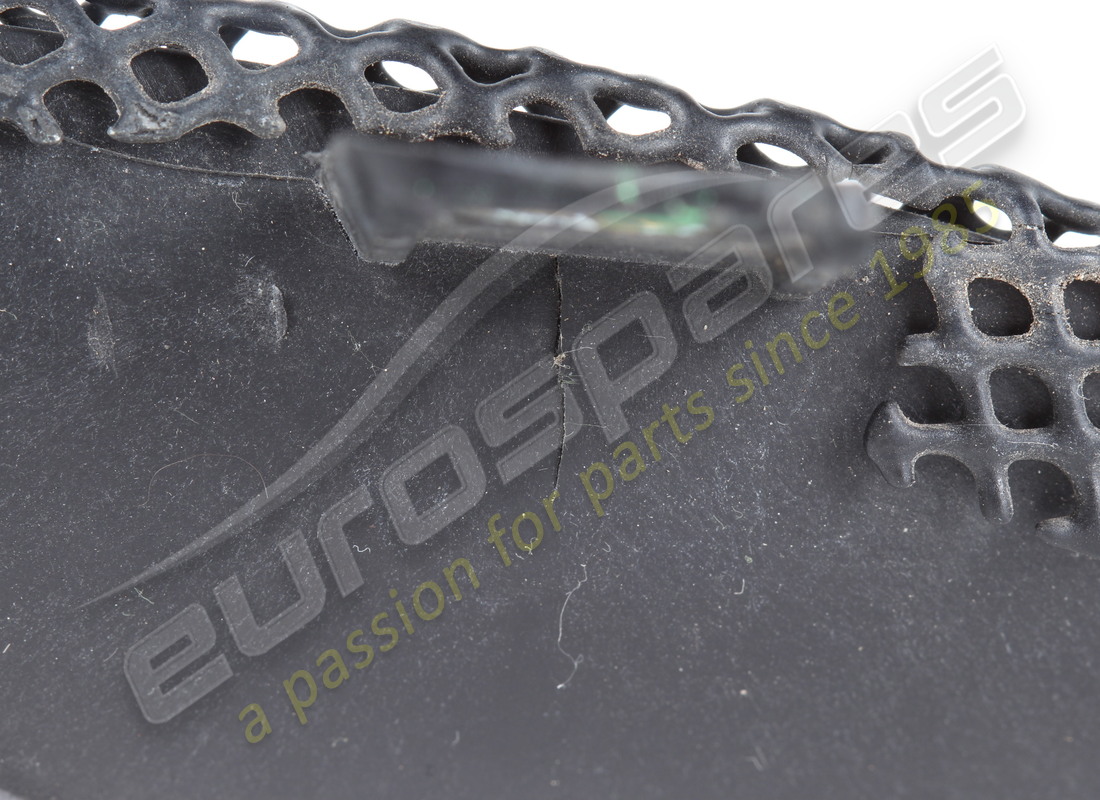 USED FERRARI COMPLETE RH TAIL LIGHT GRILLE. PART NUMBER 87921100 (5) used ferrari complete rh tail light grille. part number 87921100 (5)