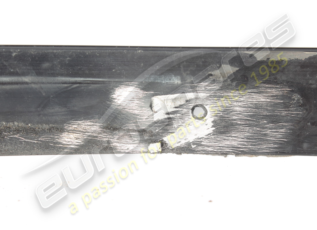 ferrari droit rail gtb d'occasion. numéro de pièce 60260106 (2)