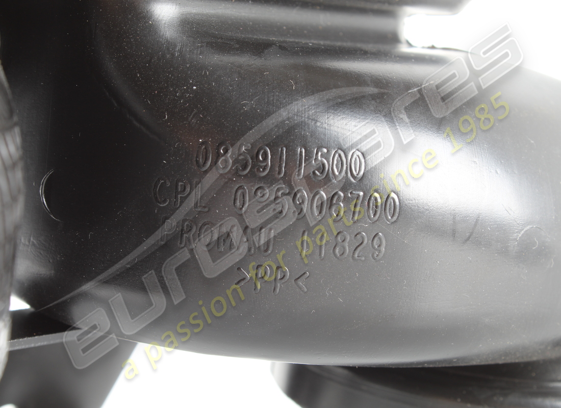 conduit central utilisé ferrari. numéro de pièce 85906700 (3)