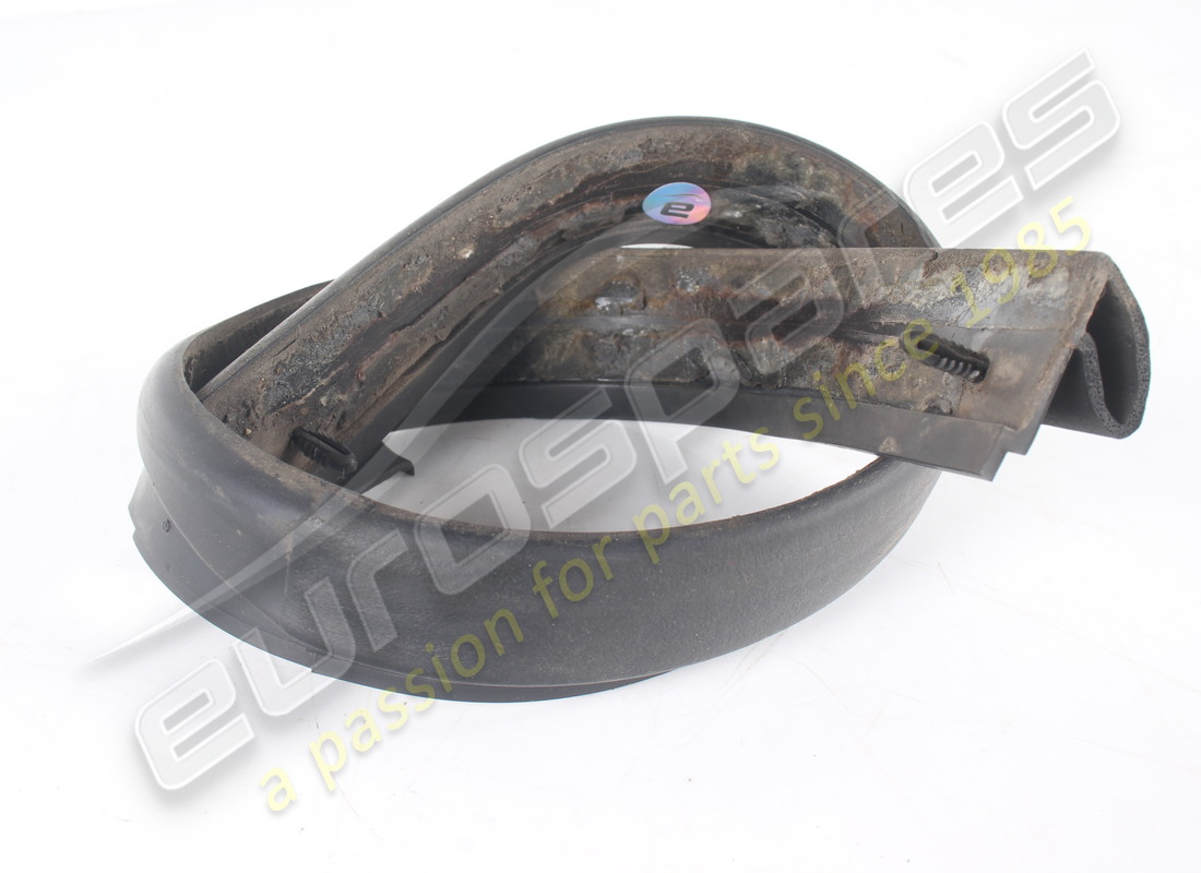 Joint supérieur de pare-chocs avant d'occasion. Référence : 87220300 (1) Joint supérieur de pare-chocs avant d'occasion. Référence : 87220300 (1)