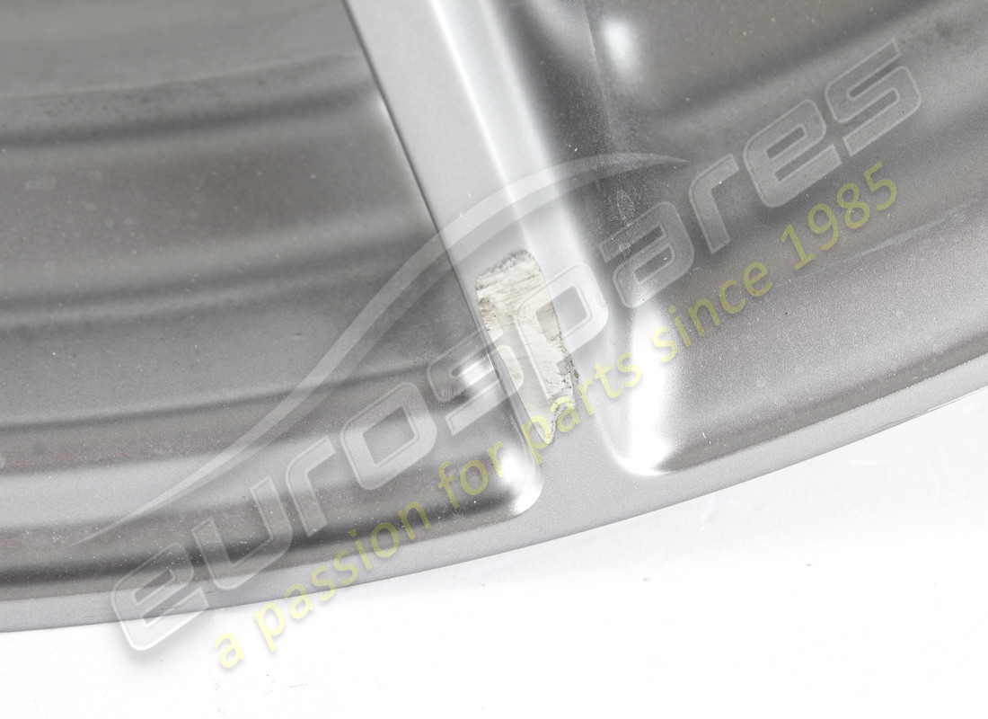 utilisé ferrari roue avant. numéro de pièce 864481 (3)