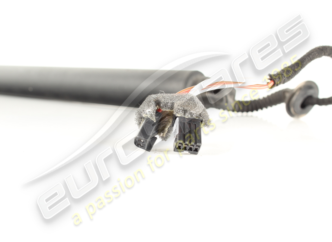 utilisé ferrari stabilus. numéro de pièce 83461900 (2)