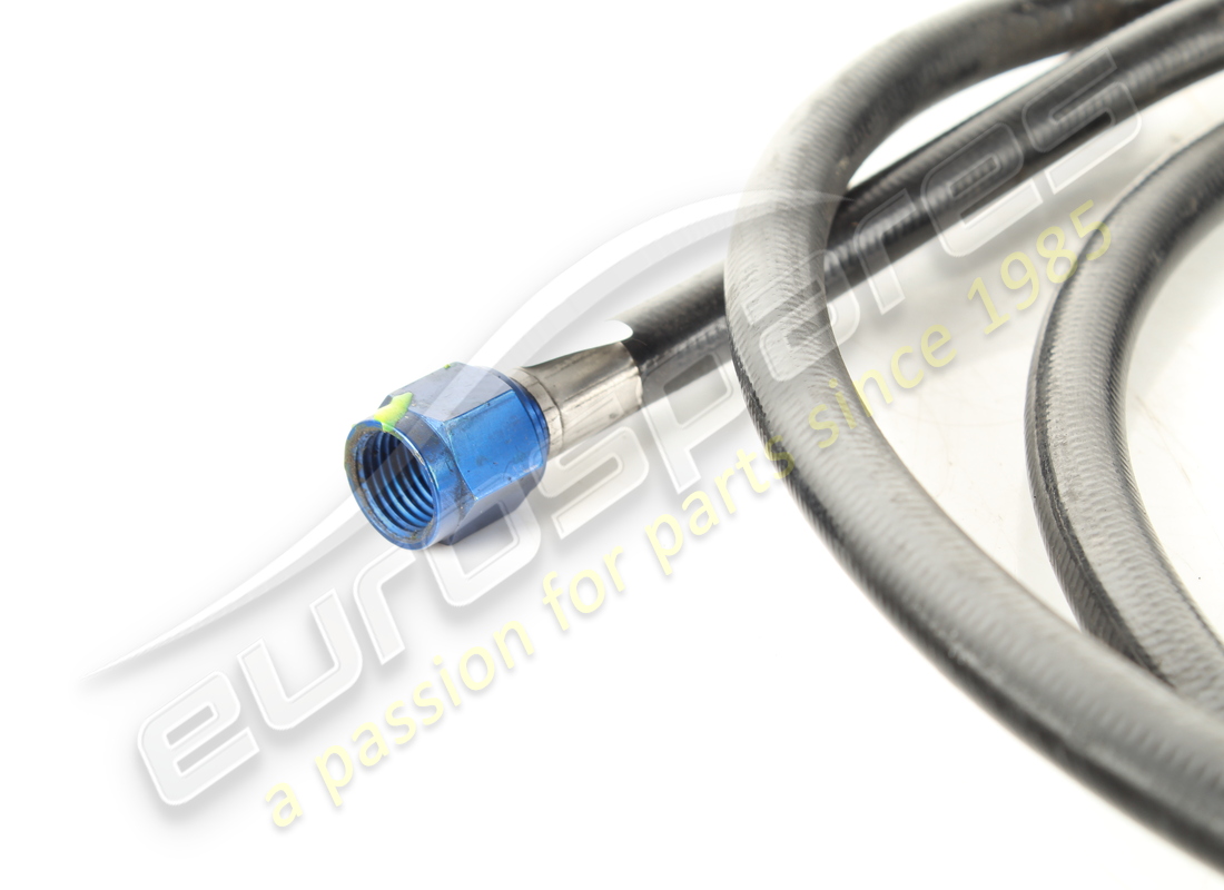 TUYAU D'OCCASION FERRARI PROVENANT D'UN RACCORD À TROIS VOIES. RÉFÉRENCE 266947 (2) tuyau d'occasion ferrari provenant d'un raccord à trois voies. référence 266947 (2)