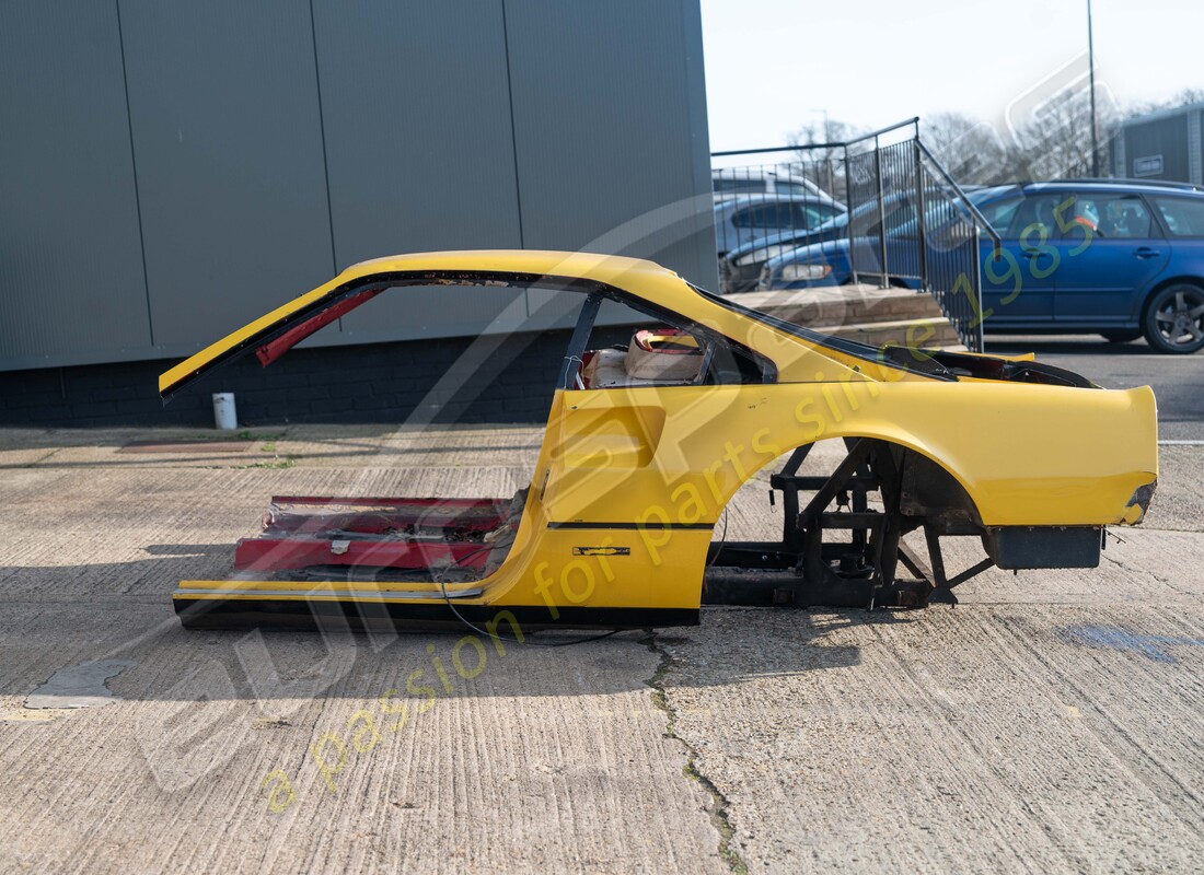 panneau arrière complet gtb d'occasion ferrari. numéro de pièce 61901500 (2)