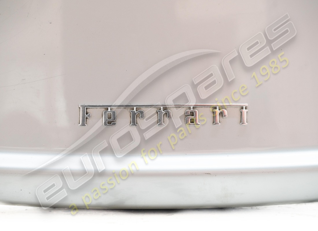 couvercle moteur utilisé ferrari. numéro de pièce 65784200 (2)