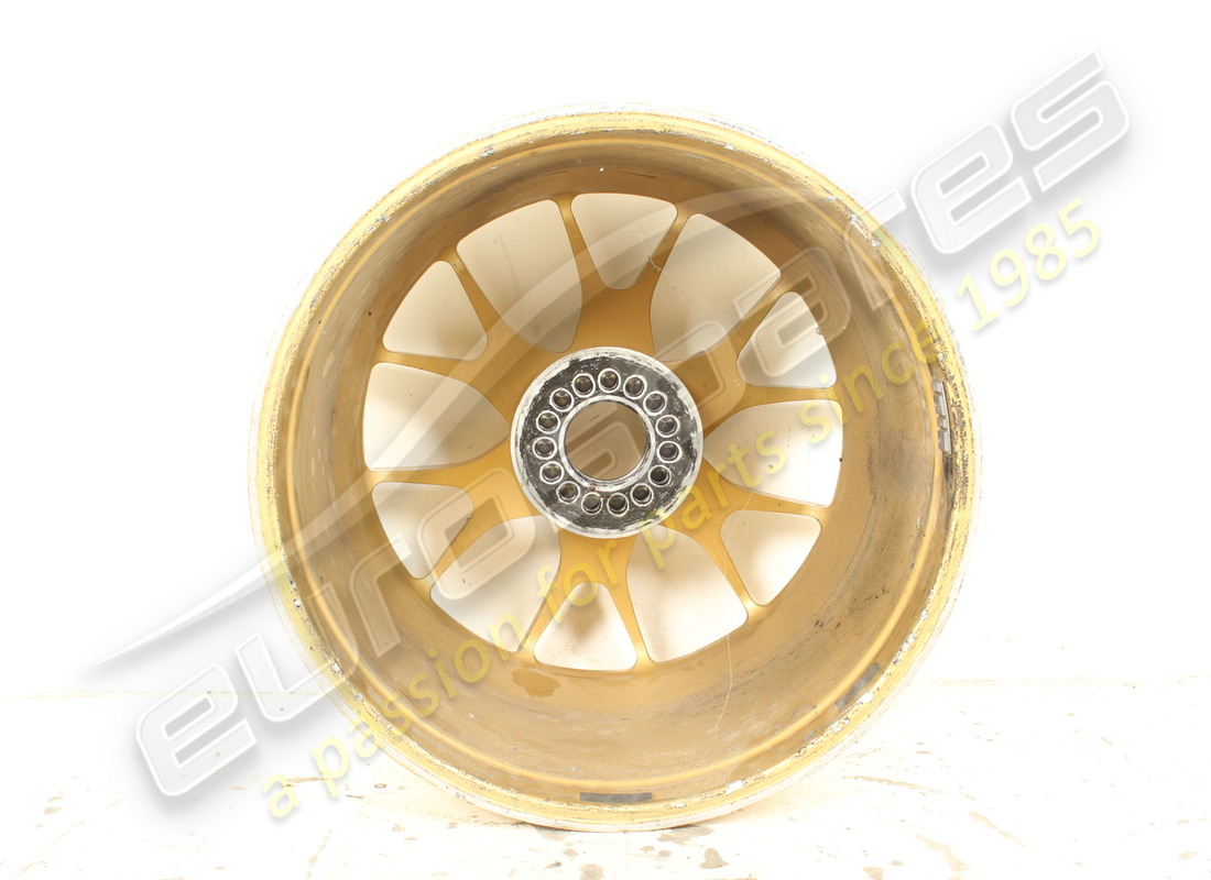 utilisé ferrari roue arrière. numéro de pièce 341320 (3)
