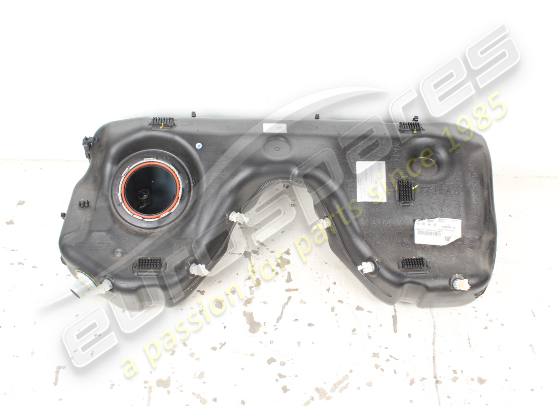 ENSEMBLE DE RÉSERVOIR DE CARBURANT D'OCCASION Maserati. NUMÉRO DE PIÈCE 675001696 (1)