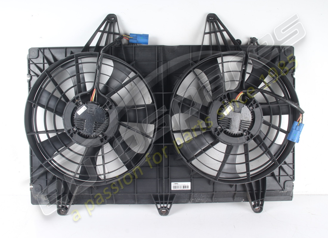 CAPOT D'OCCASION Ferrari AVEC VENTILATEURS ÉLECTRIQUES. NUMÉRO DE PIÈCE 267211 (1)