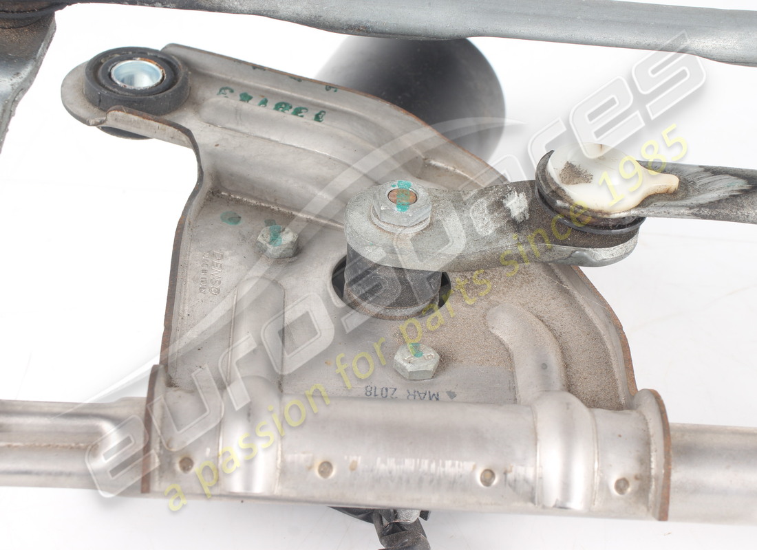 ESSUIE-GLACE FERRARI UTILISÉ AVEC MOTEUR. NUMÉRO DE PIÈCE 84198200 (6) essuie-glace ferrari utilisé avec moteur. numéro de pièce 84198200 (6)