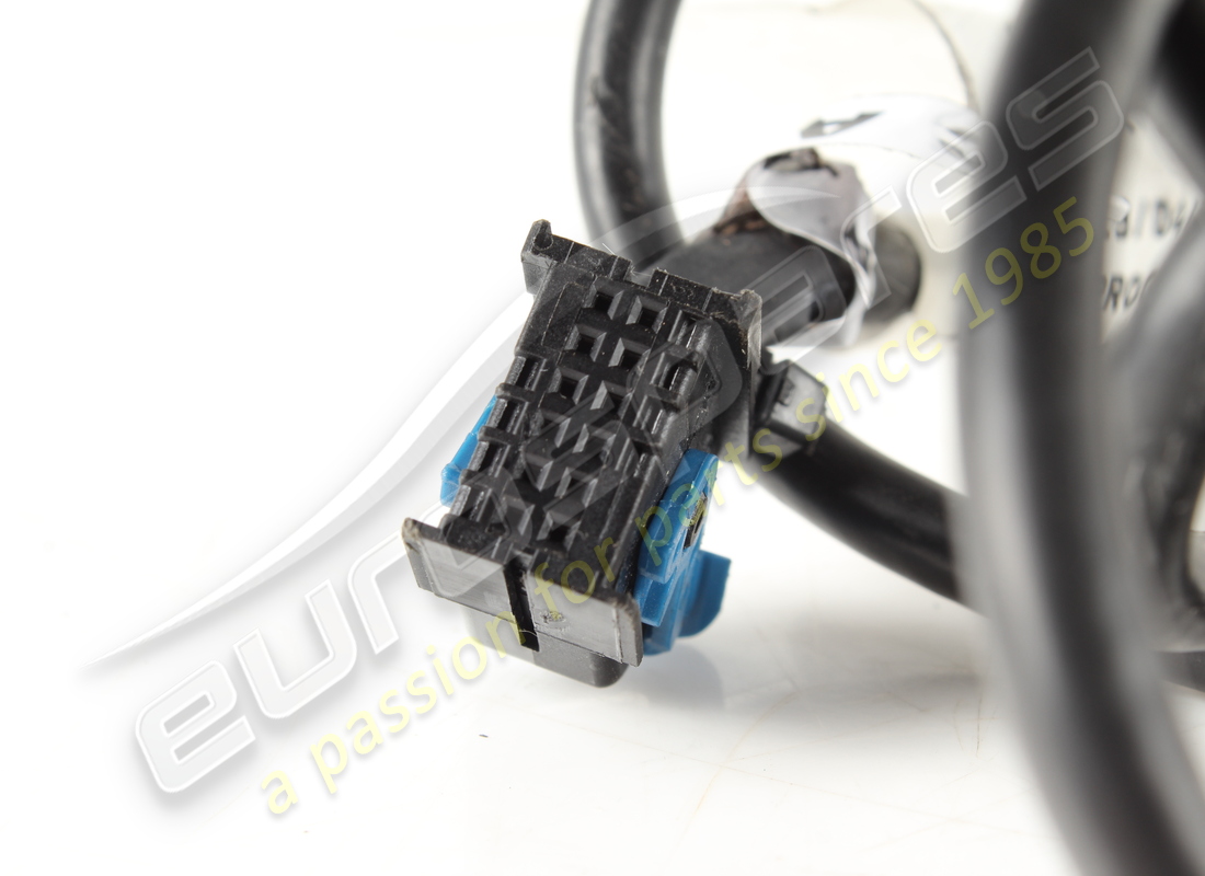 ferrari câble de prise usb-ndm utilisé. numéro de pièce 311948 (3)