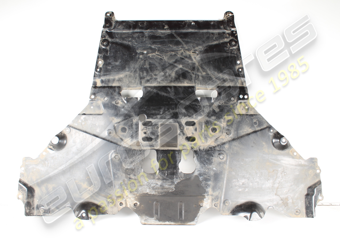 Plateau de protection arrière plat complet d'occasion Ferrari. Numéro de pièce 841056 (1)