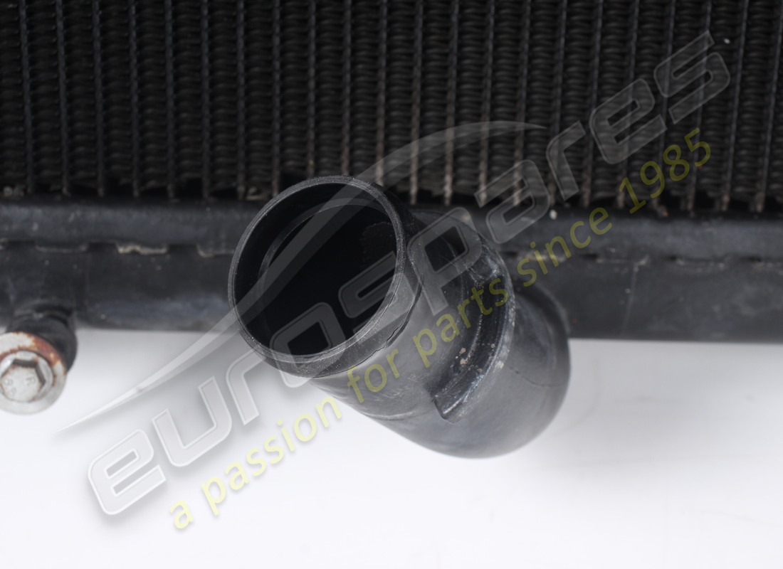 RADIATEUR D'EAU MOTEUR D'OCCASION FERRARI. NUMÉRO DE PIÈCE 333926 (2) radiateur d'eau moteur d'occasion ferrari. numéro de pièce 333926 (2)