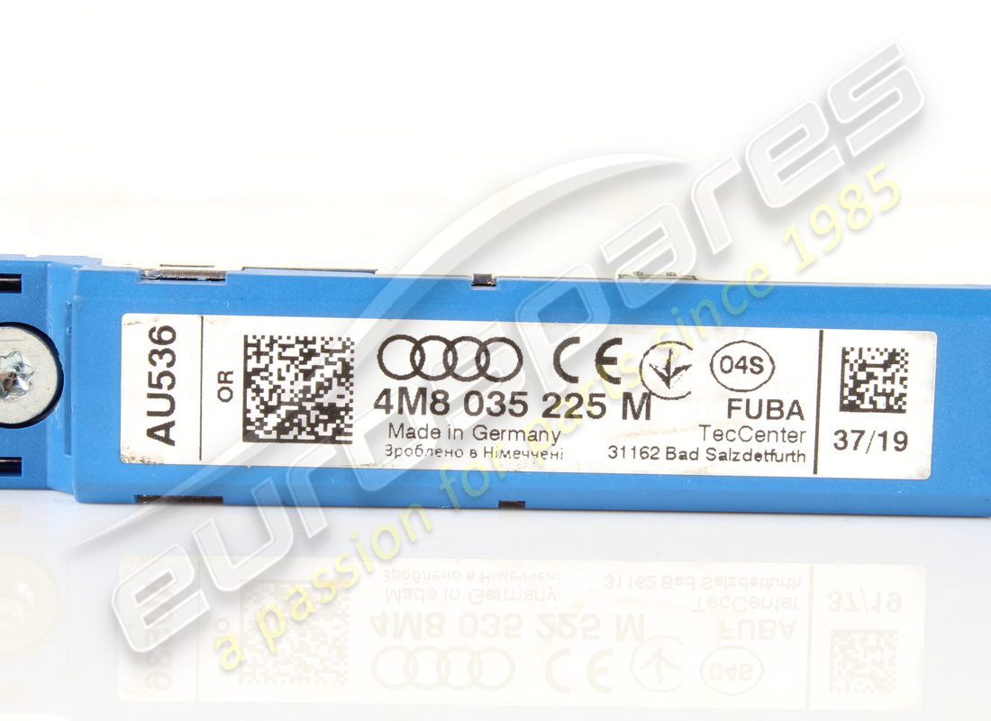 AMPLIFICATEUR D'ANTENNE AM/FM/DAB RDW/NAR D'OCCASION LAMBORGHINI. NUMÉRO DE PIÈCE 4M8035225M (2) amplificateur d'antenne am/fm/dab rdw/nar d'occasion lamborghini. numéro de pièce 4m8035225m (2)