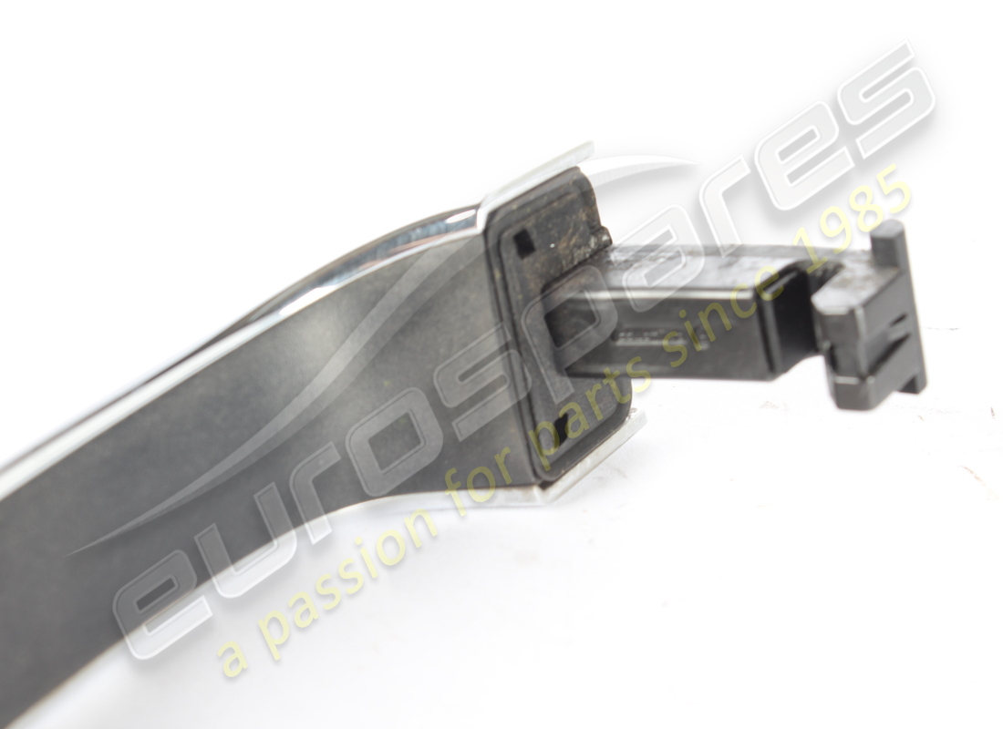 used maserati front/rear (5ix+)door handle. part number 670075322 (3)
