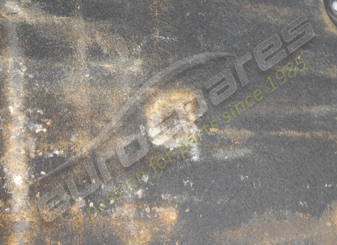 endommagé ferrari complet centre gauche plat sous. numéro de pièce 88084000 (2)