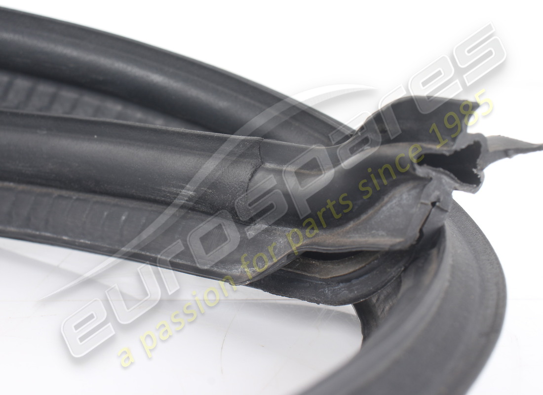 FERRARI JOINT DE PLATEAU SOUS-GLACE UTILISÉ. NUMÉRO DE PIÈCE 83315600 (3) ferrari joint de plateau sous-glace utilisé. numéro de pièce 83315600 (3)