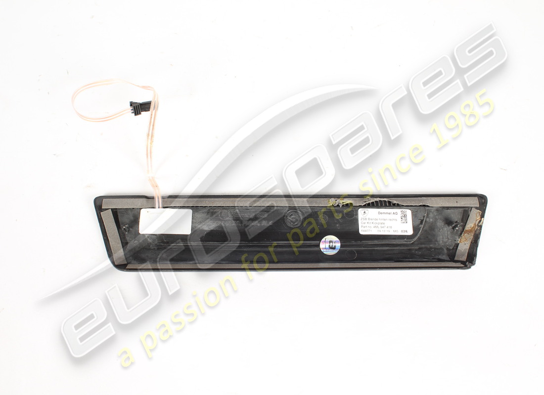 utilisé lamborghini lumière d'entrée. numéro de pièce 4ml947418 (2)
