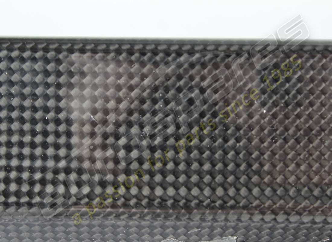 nouveau spoiler avant en fibre de carbone ferrari. numéro de pièce 824297 (2)