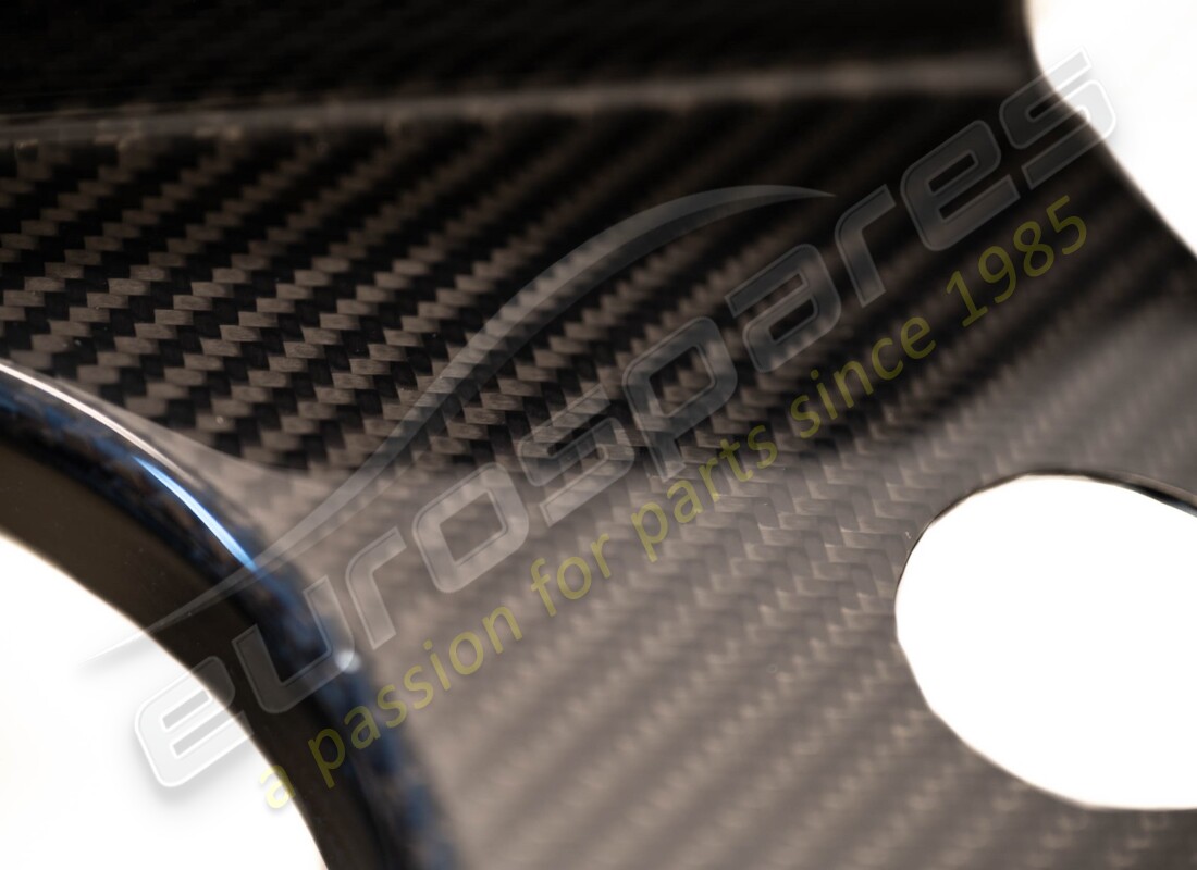 nouveau (autre) maserati mc20 diffuseur de pare-chocs arrière carbone. numéro de pièce 670214651 (3)