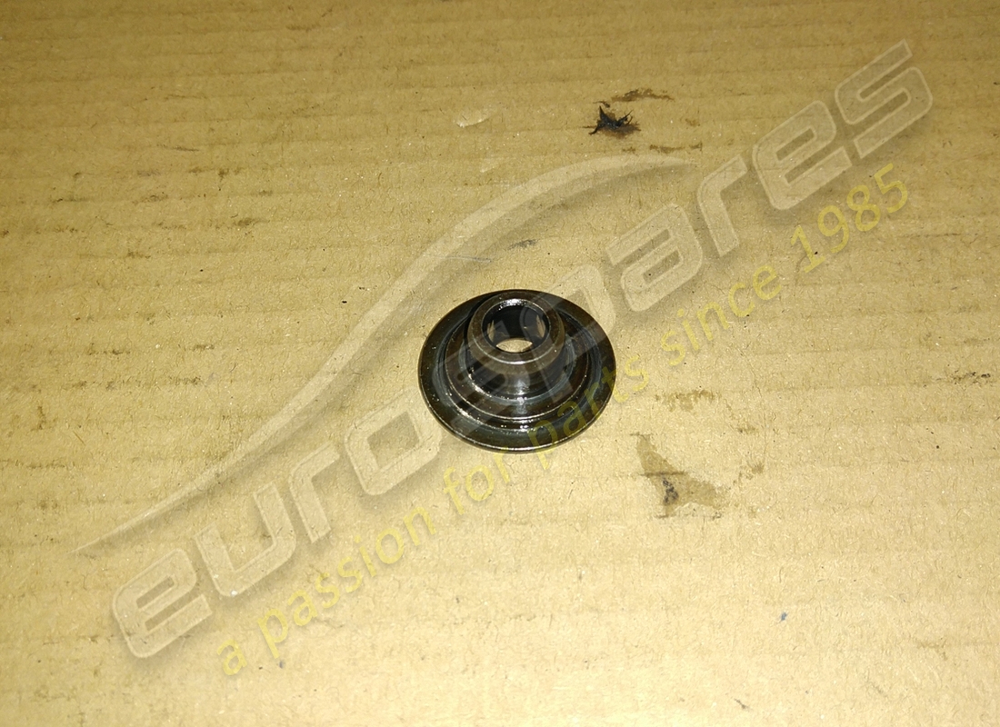SIÈGE DE RESSORT DE SOUPAPE SUPÉRIEUR Ferrari UTILISÉ. NUMÉRO DE PIÈCE 117567 (1)