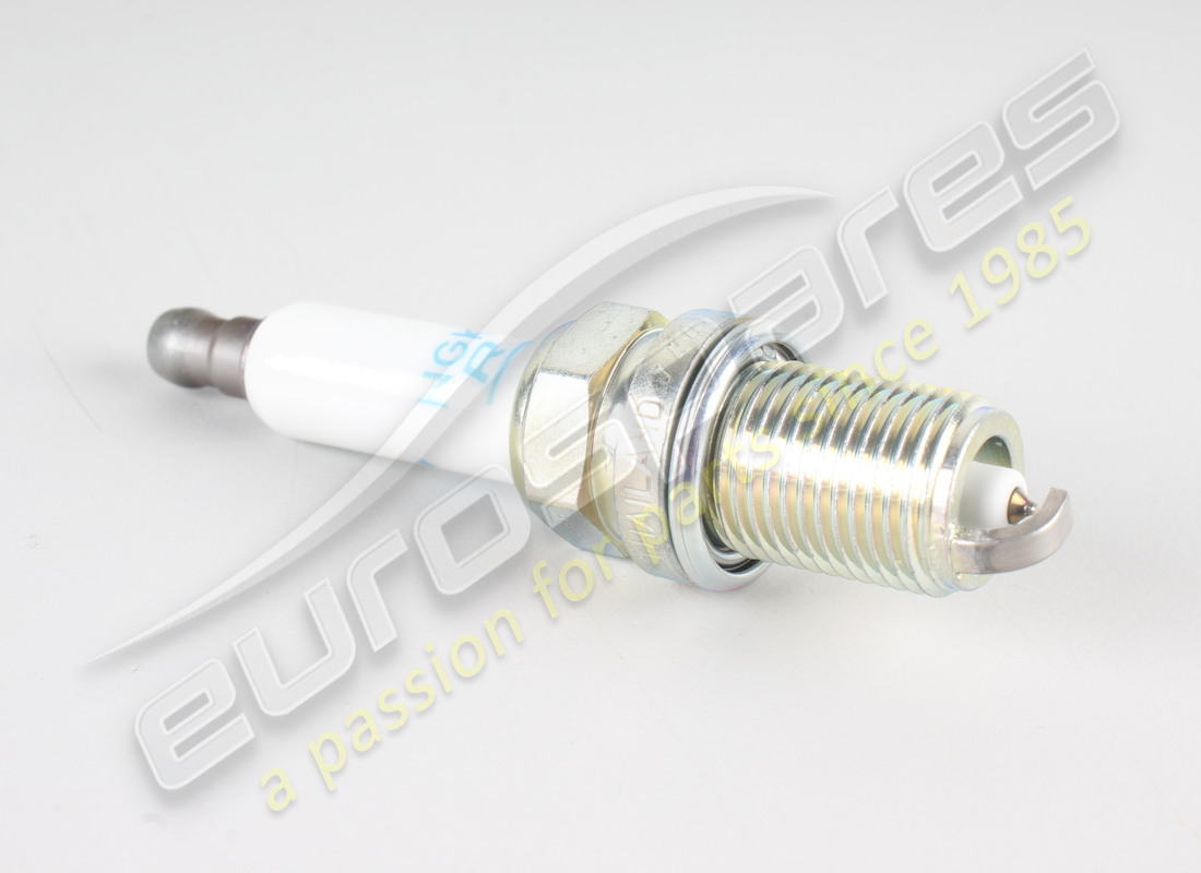 NOUVELLE BOUGIE D'ALLUMAGE NGK. NUMÉRO DE PIÈCE 06H905601C (1) nouvelle bougie d'allumage ngk. numéro de pièce 06h905601c (1)