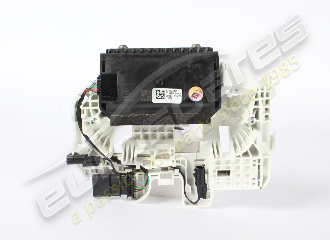 support de poignée de porte extérieure gauche d'occasion maserati. numéro de pièce 670175389 (2)