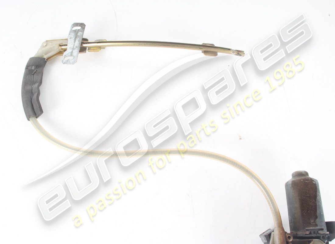 LEVIER DE VITRE DROIT D'OCCASION MASERATI. RÉFÉRENCE 377705072 (5) levier de vitre droit d'occasion maserati. référence 377705072 (5)