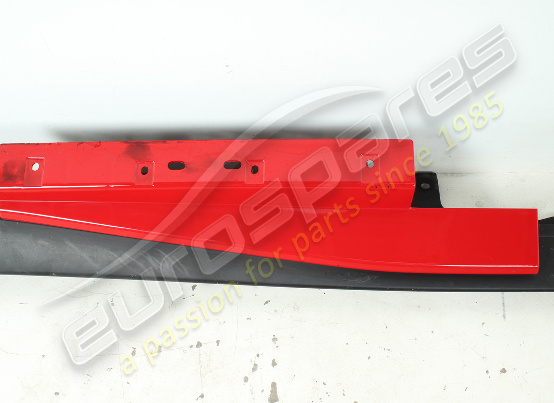 UTILISÉ Ferrari PANNEAU DE GARNITURE DE SEUIL DROIT COMPLET. NUMÉRO DE PIÈCE 88826110 (1)