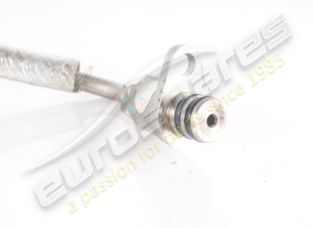 tuyau de livraison d'huile ferrari utilisé au turb droit. numéro de pièce 337130 (2)